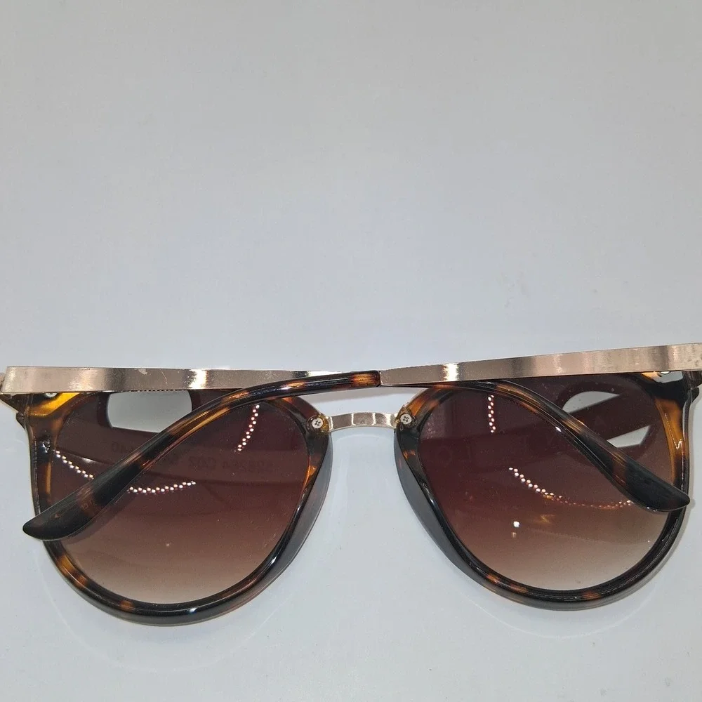 ANN TAYLOR Sunglasses Women's Tortoiseshell Brown 54mm Gradient Lenses Gold Tone